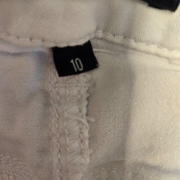 1822 Women’s White stretch Denim Shorts-SIZE 10-EXCELLENT CONDITION - Picture 8 of 8